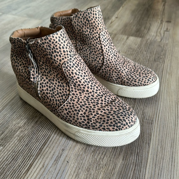 Universal Thread Shoes - Women's Cindy Wedge Sneakers Brown Animal Print- Universal thread